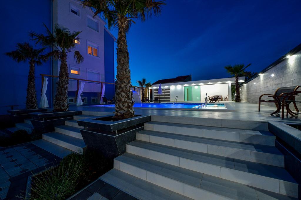 Villa Nika บาร์บินเย ภายนอก รูปภาพ