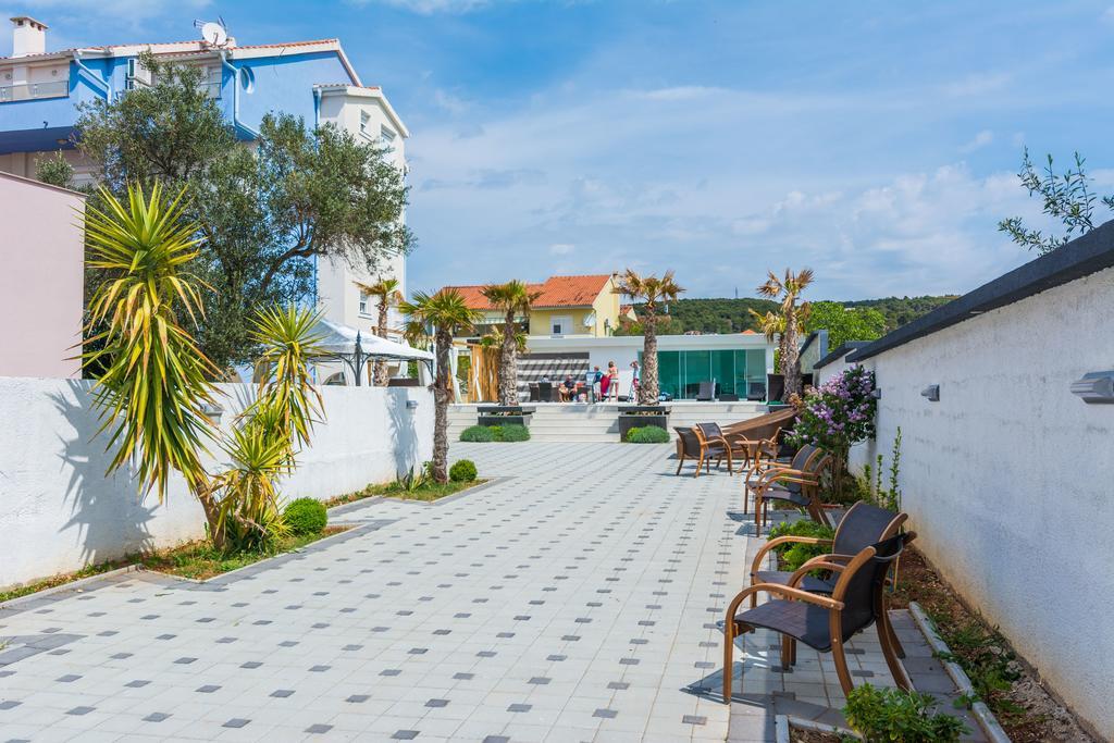 Villa Nika บาร์บินเย ภายนอก รูปภาพ